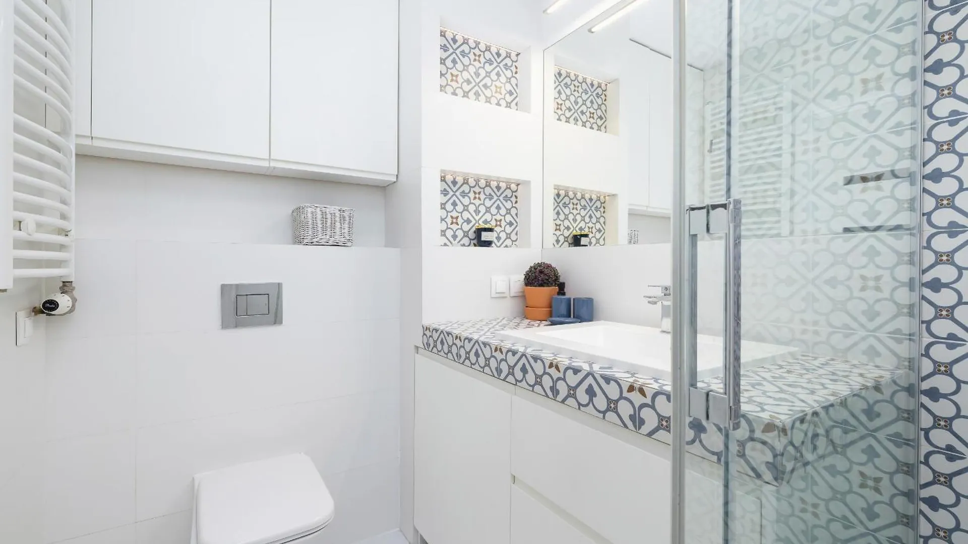 Przytulny Apartament Na Wroclawskiej Z Parkingiem W Krakowie By Noclegi Renters 0*, Krakow Poland