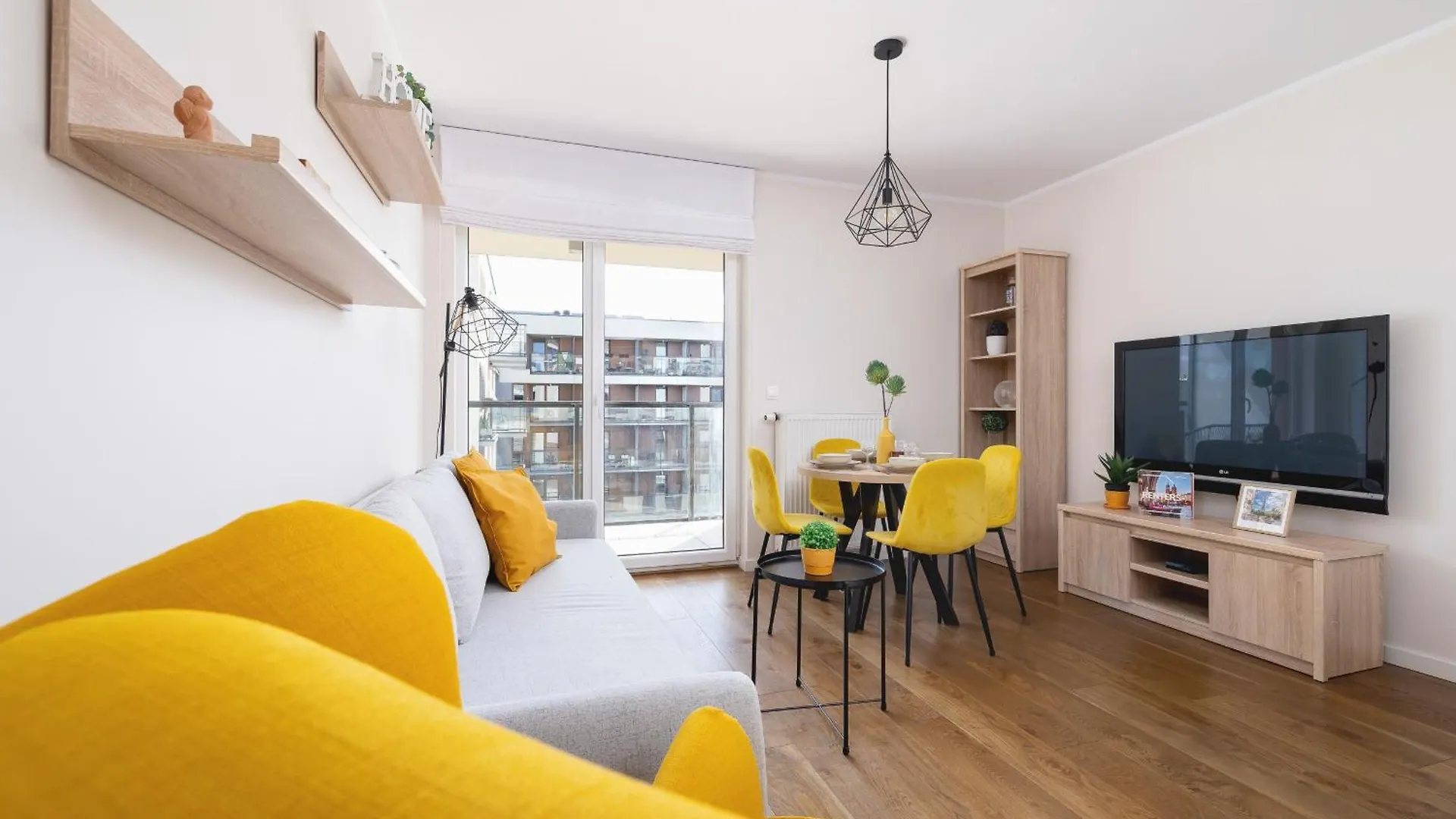 Przytulny Apartament Na Wroclawskiej Z Parkingiem W Krakowie By Noclegi Renters Poland